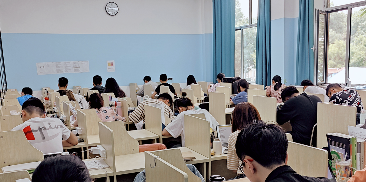 阿坝考研寄宿学校-学习氛围